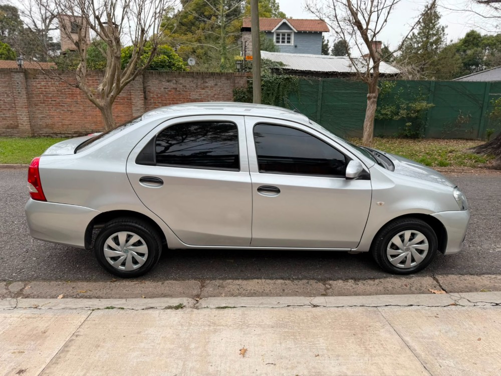 Toyota Etios 1.5X — foto 4